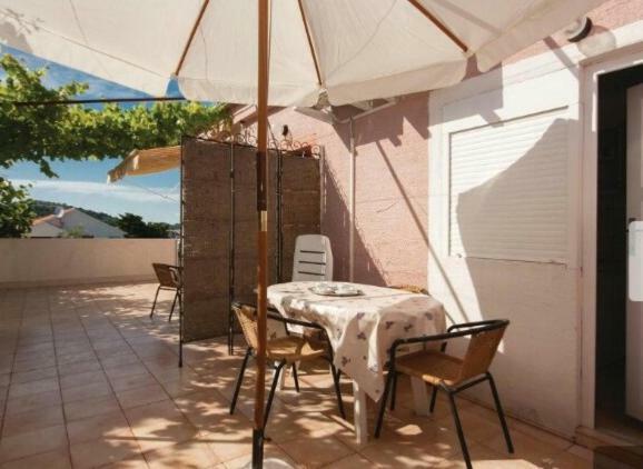 Apartmani Kovacic ムルテル エクステリア 写真