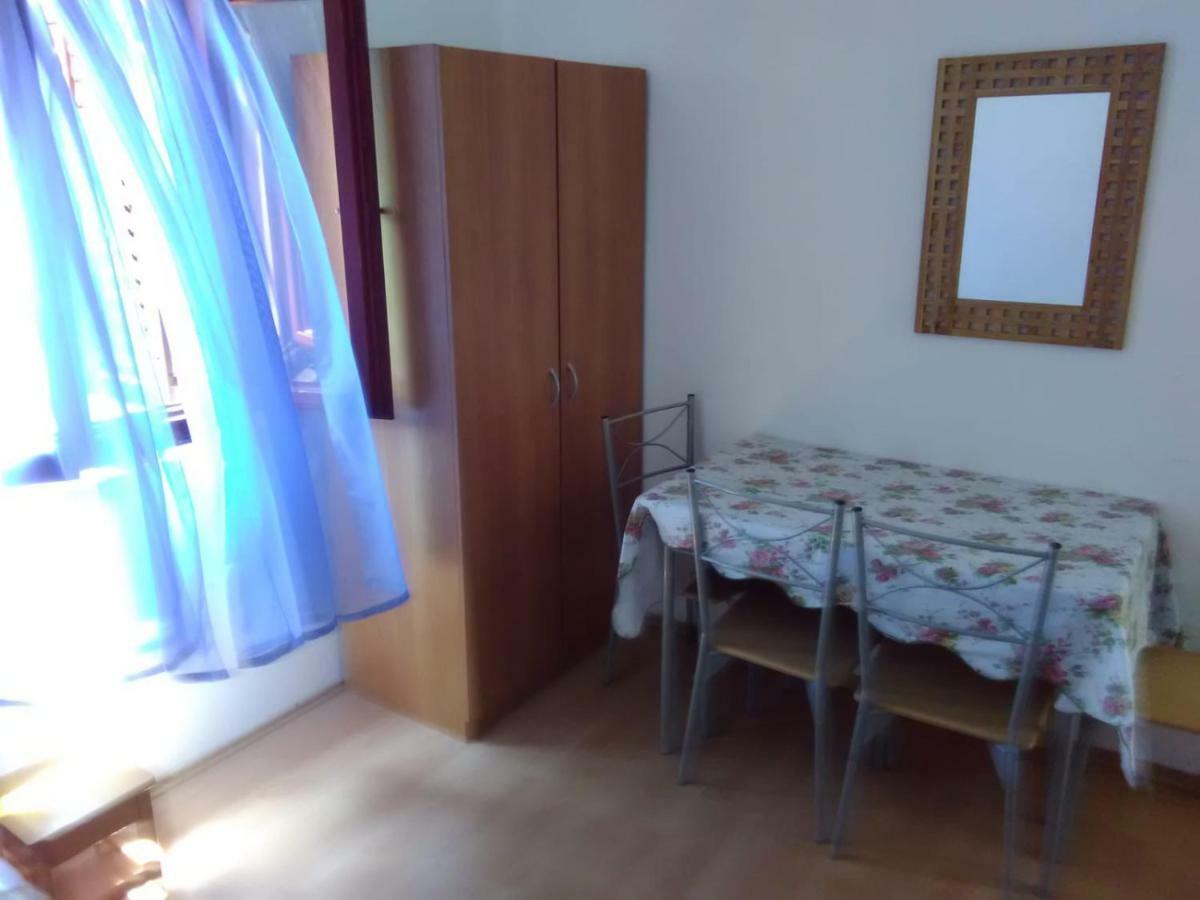 Apartmani Kovacic ムルテル エクステリア 写真